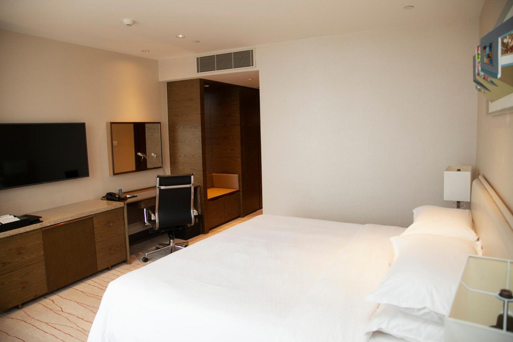 Four Points By Sheraton Shanghai, Daning