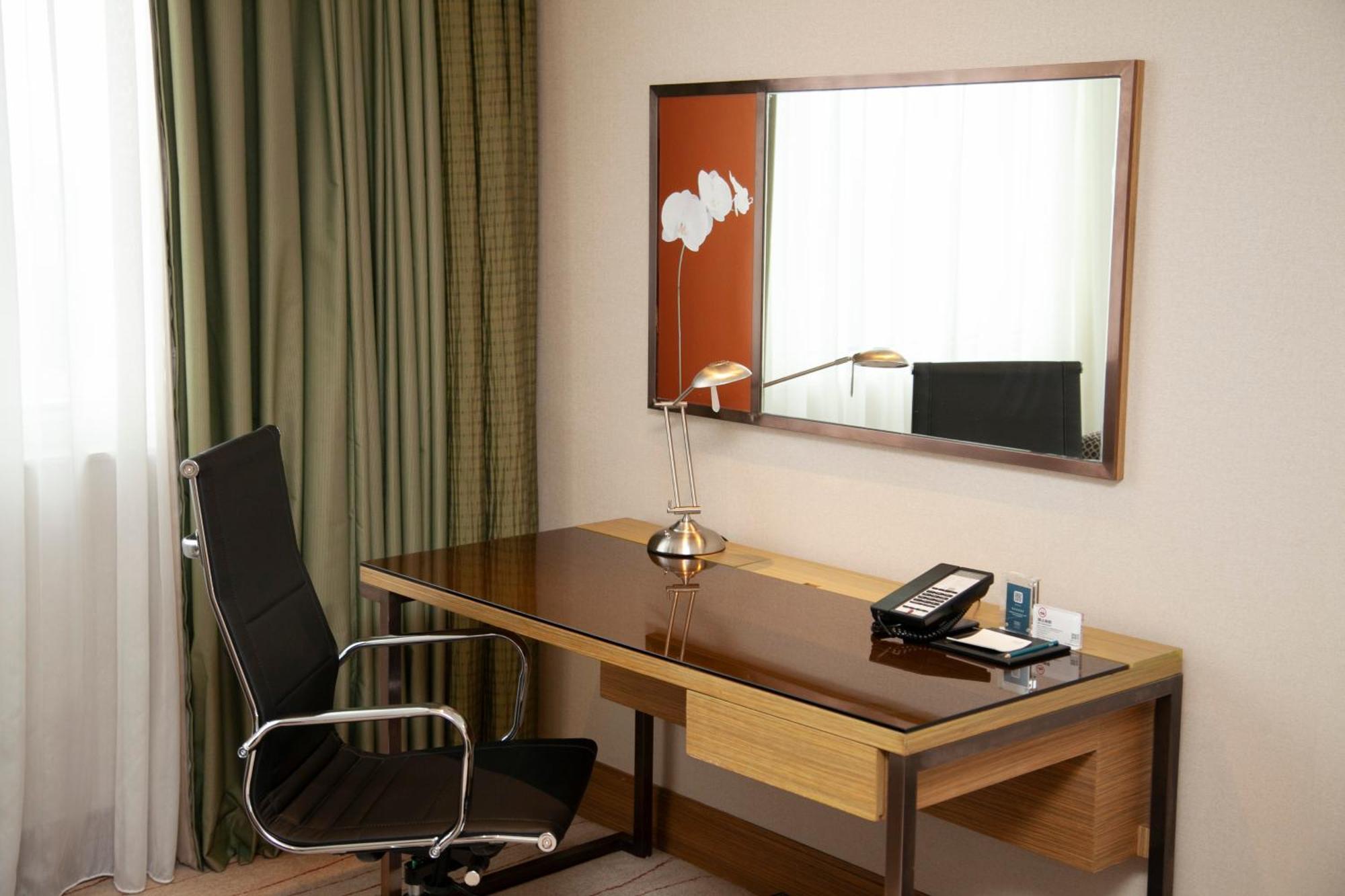 Four Points By Sheraton Shanghai, Daning